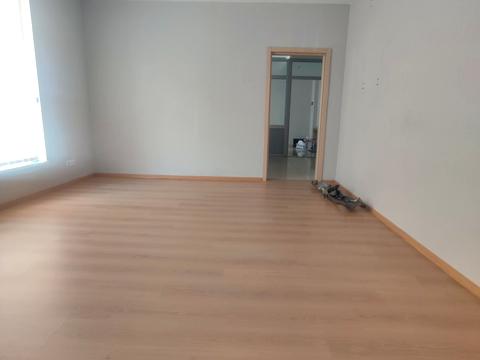 комерційна за адресою Клочківська вул., 111А