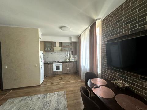 квартира за адресою Листопадова вул., 1