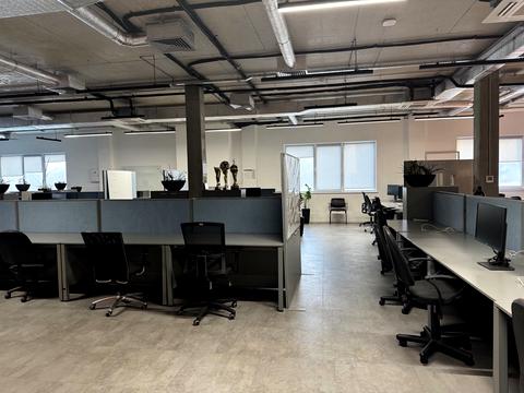 комерційна за адресою Карла Мікльоша вул., 24