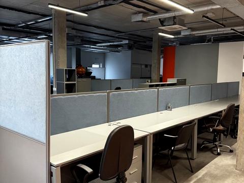 комерційна за адресою Карла Мікльоша вул., 24