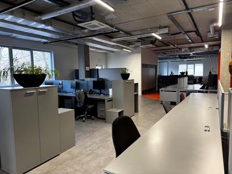 комерційна за адресою Карла Мікльоша вул., 24