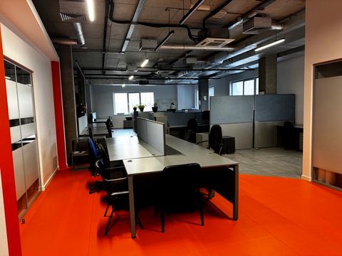 комерційна за адресою Карла Мікльоша вул., 24