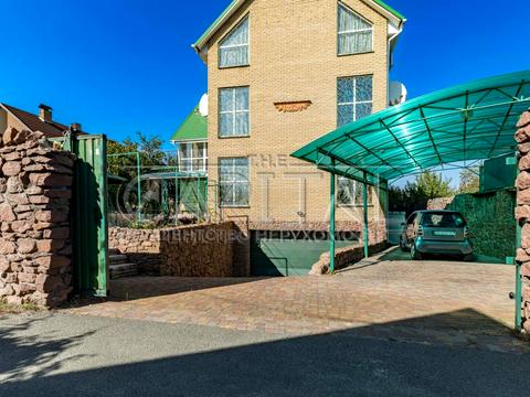 будинок за адресою Огіркова вул.