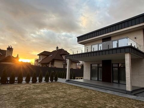 будинок за адресою Травнева