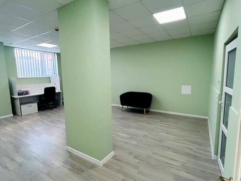 комерційна за адресою Карла Мікльоша вул., 15