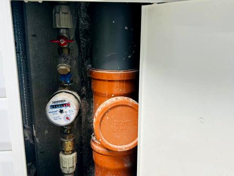 комерційна за адресою Карла Мікльоша вул., 15