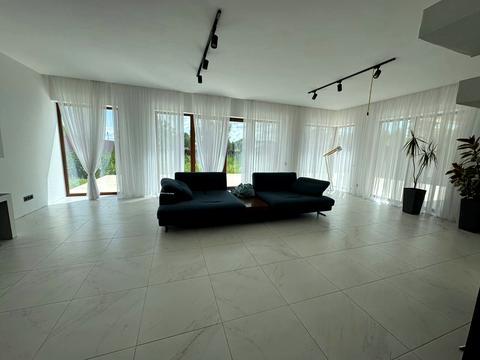 будинок за адресою с. Требухів, Броварська вул.