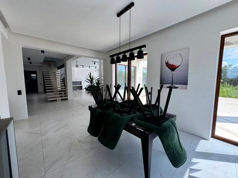 будинок за адресою с. Требухів, Броварська вул.