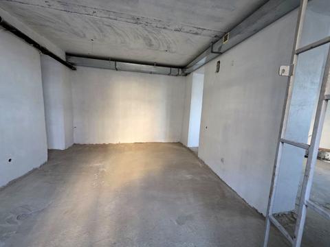 комерційна за адресою Плугова вул., 6а