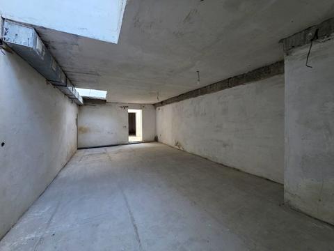 комерційна за адресою Плугова вул., 6а