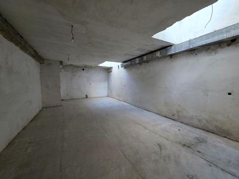 комерційна за адресою Плугова вул., 6а