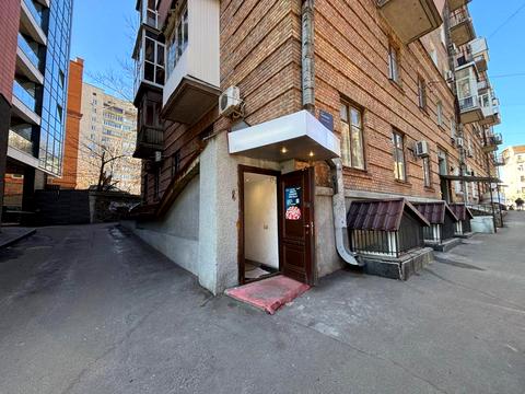 комерційна за адресою Гоголівська вул., 49