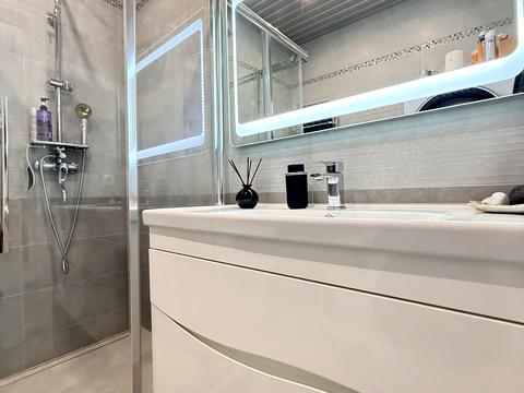 квартира за адресою Олександра Довженка вул., 33