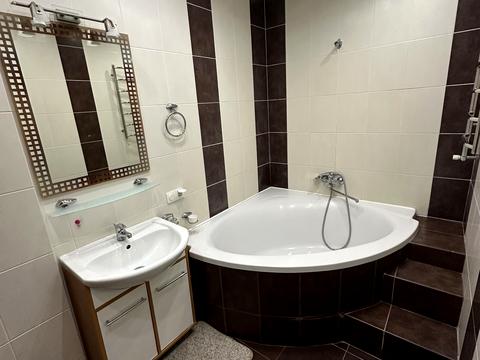 квартира по адресу Киев, Николая Амосова ул., 4