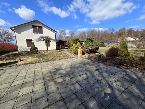 будинок за адресою Квітнева, 6