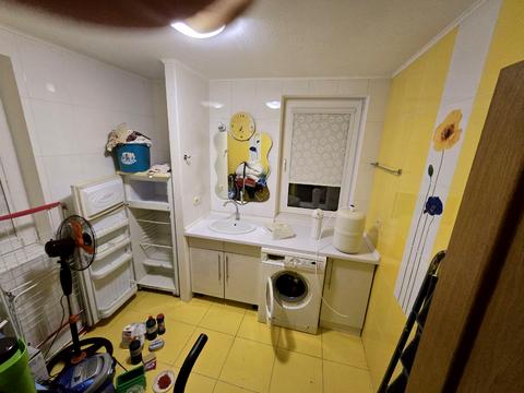 будинок за адресою Квітнева, 6