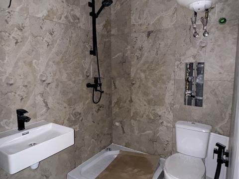 комерційна за адресою Соборна пл. (Жовтнева), 14