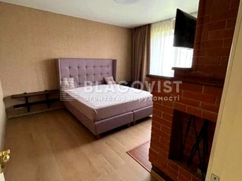 будинок за адресою Гідності вул. (Жертв Революції), 1