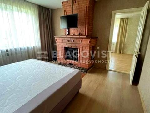 будинок за адресою Гідності вул. (Жертв Революції), 1