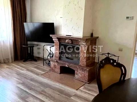 будинок за адресою Гідності вул. (Жертв Революції), 1