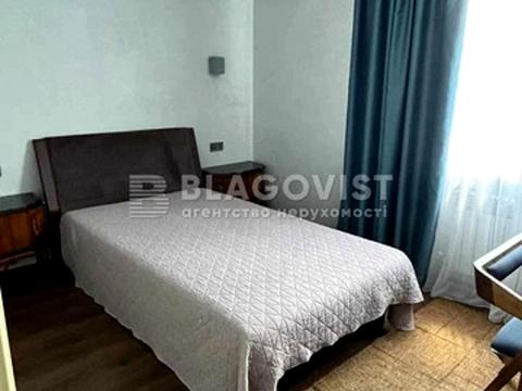 будинок за адресою Гідності вул. (Жертв Революції), 1