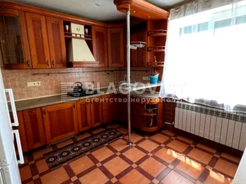 будинок за адресою Гідності вул. (Жертв Революції), 1