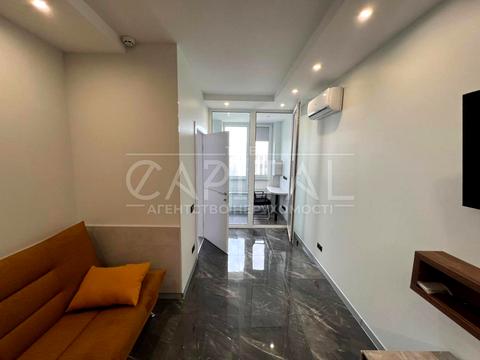 квартира за адресою Зарічна вул., 4