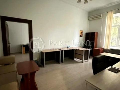 комерційна за адресою Петра Болбочана вул. (Командарма Каменєва), 4