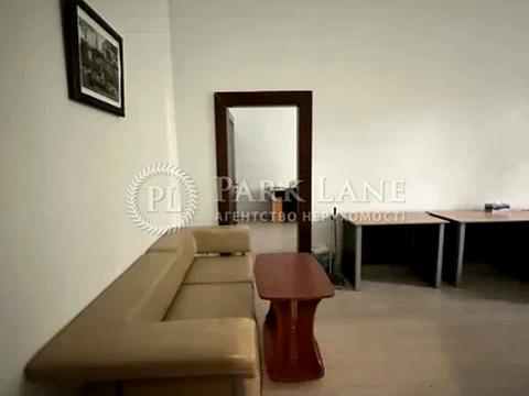 комерційна за адресою Петра Болбочана вул. (Командарма Каменєва), 4