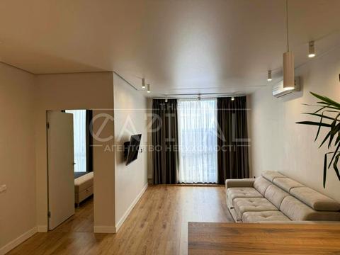 квартира за адресою Зарічна вул., 4