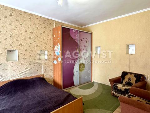 комерційна за адресою Лондонська вул. (Пітерська), 7