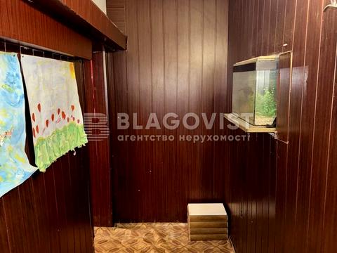 комерційна за адресою Лондонська вул. (Пітерська), 7