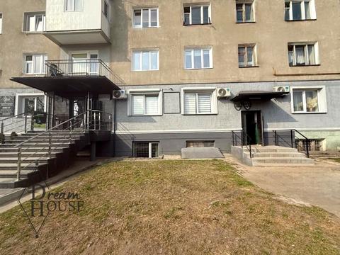 комерційна за адресою Святого Володимира вул., 1