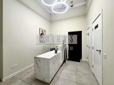 комерційна за адресою Київ, Андрія Верхогляда вул. (Михайла Драгомирова), 15-А