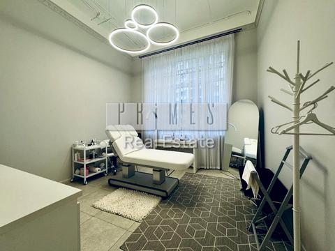 комерційна за адресою Київ, Андрія Верхогляда вул. (Михайла Драгомирова), 15-А