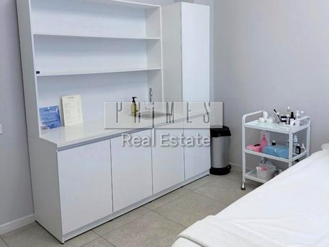 комерційна за адресою Київ, Андрія Верхогляда вул. (Михайла Драгомирова), 15-А