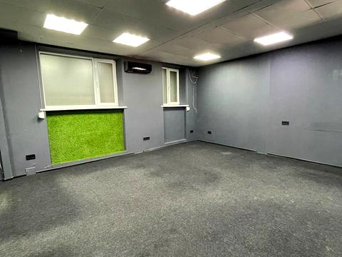 комерційна за адресою Петра Калнишевського просп. (Косіора), 36