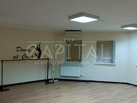 комерційна за адресою Жилянська вул., 5б