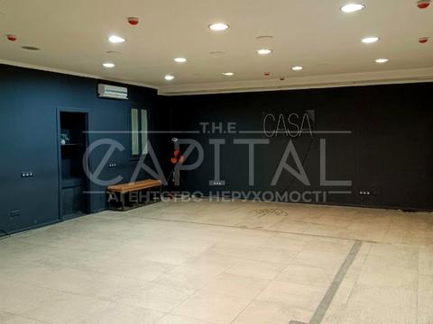 комерційна за адресою Жилянська вул., 5б