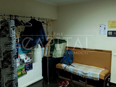 комерційна за адресою Жилянська вул., 5б