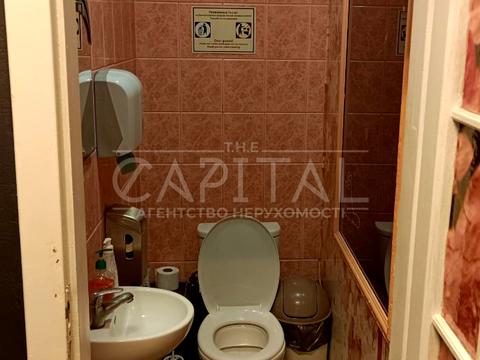 комерційна за адресою Жилянська вул., 5б