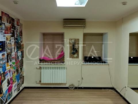 комерційна за адресою Жилянська вул., 5б