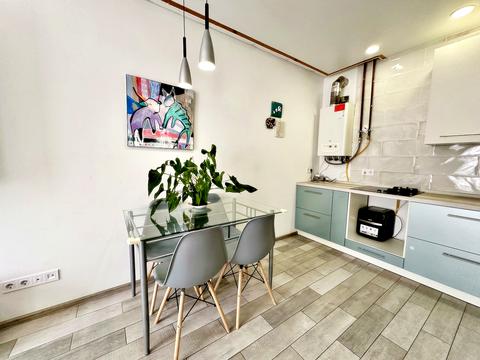 будинок за адресою Богдана Ступки пров., (Будинок 10)