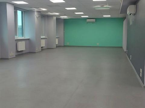 комерційна за адресою майдан Захисників України пл., 7/8