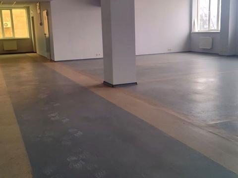 комерційна за адресою майдан Захисників України пл., 7/8