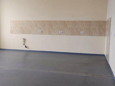 комерційна за адресою майдан Захисників України пл., 7/8