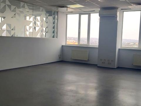 комерційна за адресою майдан Захисників України пл., 7/8