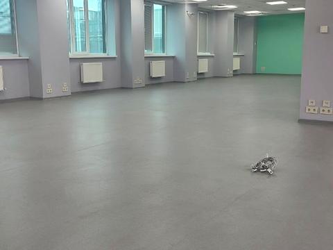 комерційна за адресою майдан Захисників України пл., 7/8