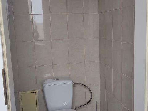 комерційна за адресою майдан Захисників України пл., 7/8