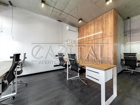 комерційна за адресою вул. Кузнецова, 60/19